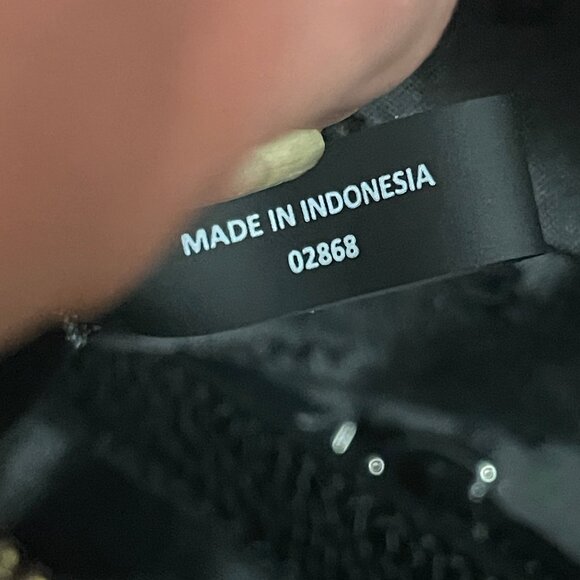 DKNY Avelle Small Crossbody Faux Leather Purse Bag (No Stachel Handles) Unused - Picture 16 of 16